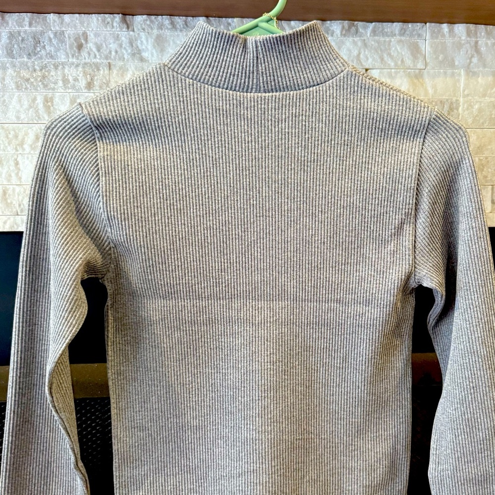 Zenana mock neck long sleeved ribbed shirt.  Sm/md lg/xlg